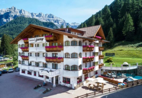Гостиница Savoy Dolomites Luxury & Spa Hotel  Сельва-Ди-Валь-Гардена